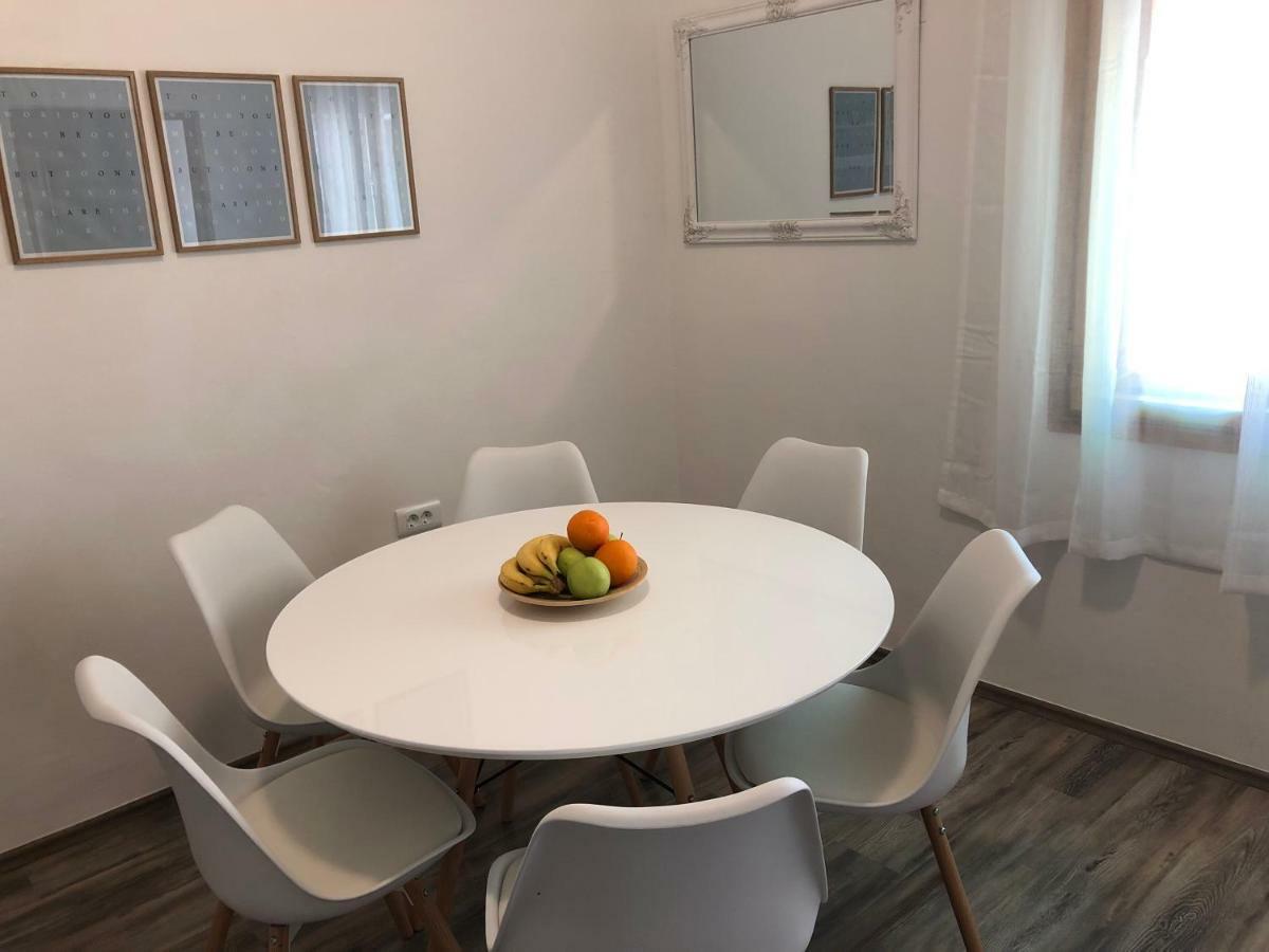 Apartment Check In Pula Eksteriør billede